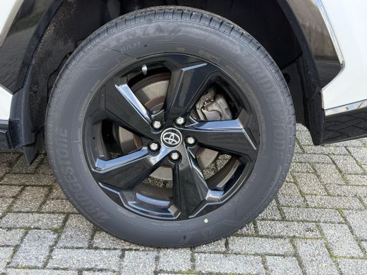 Toyota RAV4 2.5 Hybrid Bi-Tone **TREKHAAK/ NAVIGATIE/ APPLE CARPLAY/ KEYLESS/ STOELVERWARMING** ActivLease financial lease