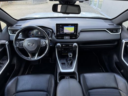 Toyota RAV4 2.5 Hybrid Bi-Tone **TREKHAAK/ NAVIGATIE/ APPLE CARPLAY/ KEYLESS/ STOELVERWARMING** ActivLease financial lease