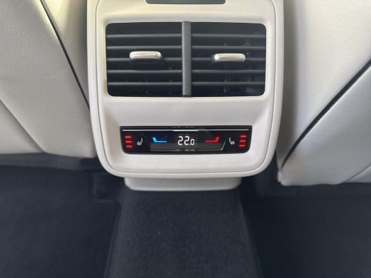 Volkswagen Passat Variant 1.5 eHybrid Elegance | PHEV | Led | Ergo | Trekhaak | 5 jr fabrieksgarantie | SOH 101% | ActivLease financial lease