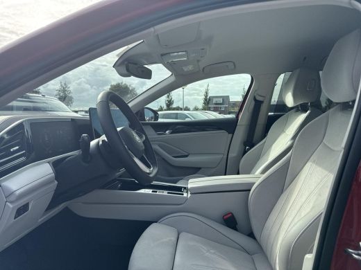 Volkswagen Passat Variant 1.5 eHybrid Elegance | PHEV | Led | Ergo | Trekhaak | 5 jr fabrieksgarantie | SOH 101% | ActivLease financial lease