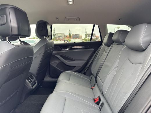 Volkswagen Passat Variant 1.5 eHybrid Elegance | PHEV | Trekhaak | Leder | 5 jr fabrieksgarantie | ActivLease financial lease