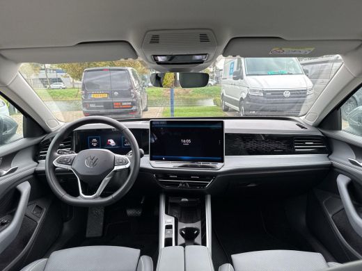 Volkswagen Passat Variant 1.5 eHybrid Elegance | PHEV | Trekhaak | Leder | 5 jr fabrieksgarantie | ActivLease financial lease
