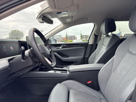 Volkswagen Passat Variant 1.5 eHybrid Elegance | PHEV | Trekhaak | Leder | 5 jr fabrieksgarantie | ActivLease financial lease