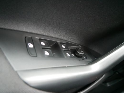 Volkswagen Polo 1.0 TSI Life 95PK DSG | Airco | Lichtmetalen velgen 15" | Parkeersensor voor en achter ActivLease financial lease