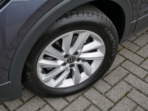 Volkswagen T-Cross 1.0 TSI Life | Airco | Cruise control adaptief | Parkeersensor voor en achter ActivLease financial lease