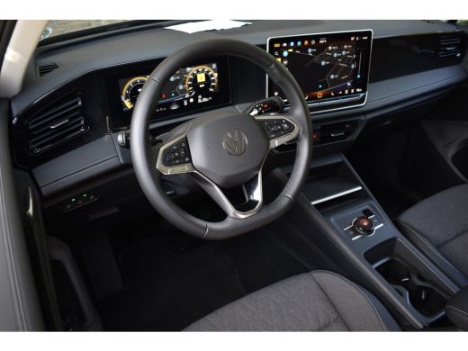 Volkswagen Tiguan 1.5 eTSI DSG LIFE IQ-LIGHT/NAVI/TREKHAAK ActivLease financial lease