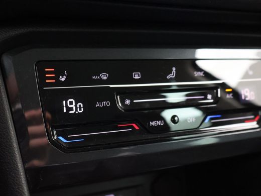 Volkswagen Tiguan 1.5 TSI + WEGKL. TREKHAAK | VIRTUAL COCKPIT | STUUR/STOELVERW. | CAMERA | ADAPTIVE CRUISE | MASSAGE ActivLease financial lease