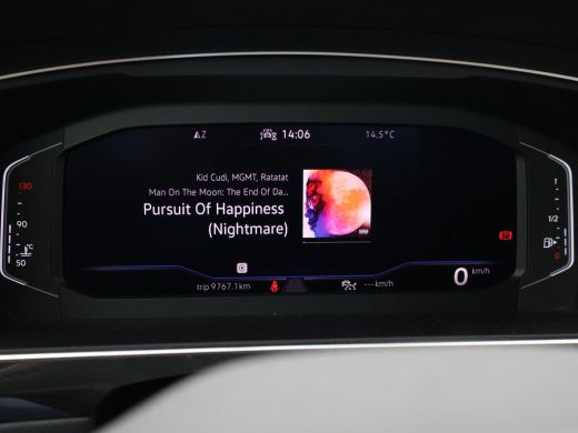 Volkswagen Tiguan 1.5 TSI + WEGKL. TREKHAAK | VIRTUAL COCKPIT | STUUR/STOELVERW. | CAMERA | ADAPTIVE CRUISE | MASSAGE ActivLease financial lease