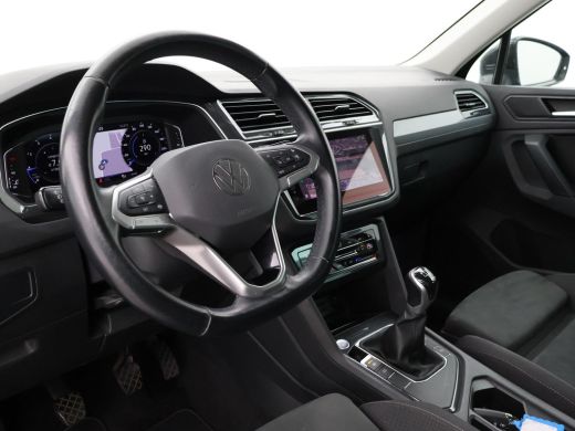 Volkswagen Tiguan 1.5 TSI + WEGKL. TREKHAAK | VIRTUAL COCKPIT | STUUR/STOELVERW. | CAMERA | ADAPTIVE CRUISE | MASSAGE ActivLease financial lease
