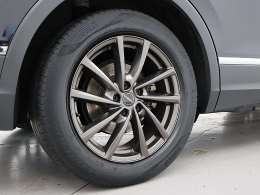 Volkswagen Tiguan 1.5 TSI + WEGKL. TREKHAAK | VIRTUAL COCKPIT | STUUR/STOELVERW. | CAMERA | ADAPTIVE CRUISE | MASSAGE ActivLease financial lease