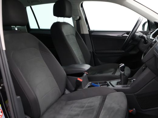 Volkswagen Tiguan 1.5 TSI + WEGKL. TREKHAAK | VIRTUAL COCKPIT | STUUR/STOELVERW. | CAMERA | ADAPTIVE CRUISE | MASSAGE ActivLease financial lease