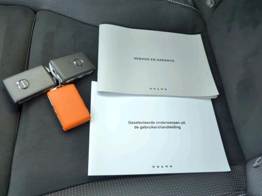 Volvo  XC40 Recharge P8 AWD R-Design NL-AUTO | GOOGLE AUTOMOTIVE | WARMTEPOMP ActivLease financial lease