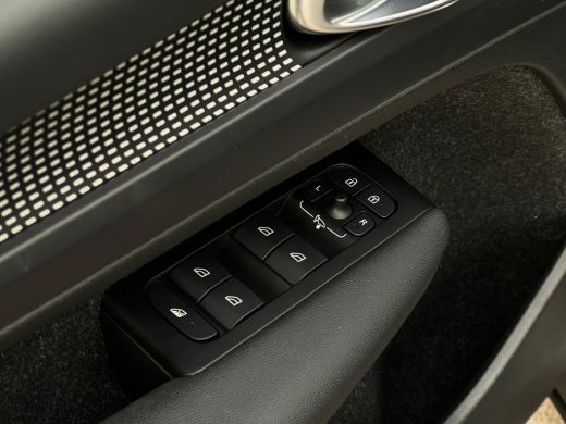 Volvo  XC40 Recharge P8 AWD R-Design NL-AUTO | GOOGLE AUTOMOTIVE | WARMTEPOMP ActivLease financial lease