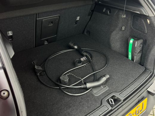 Volvo  XC40 Recharge P8 AWD R-Design NL-AUTO | GOOGLE AUTOMOTIVE | WARMTEPOMP ActivLease financial lease