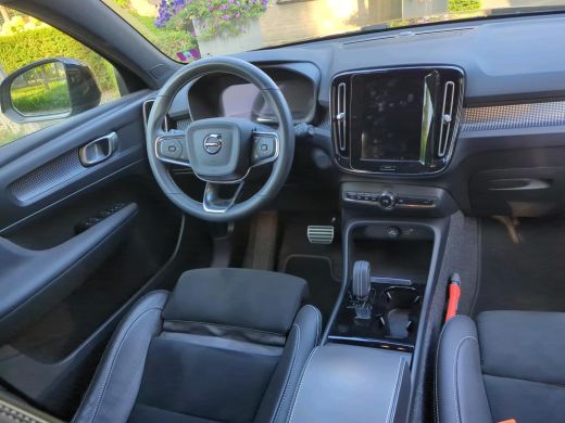 Volvo  XC40 Recharge P8 AWD R-Design NL-AUTO | GOOGLE AUTOMOTIVE | WARMTEPOMP ActivLease financial lease