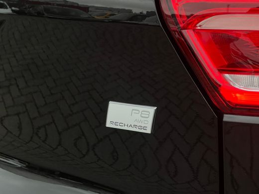 Volvo  XC40 Recharge P8 AWD R-Design NL AUTO | LEDER | CAMERA | HARMAN KARDON | STUURWIEL VERW ActivLease financial lease