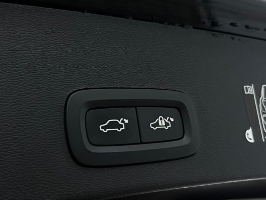 Volvo  XC40 Recharge P8 AWD R-Design NL AUTO | LEDER | CAMERA | HARMAN KARDON | STUURWIEL VERW ActivLease financial lease