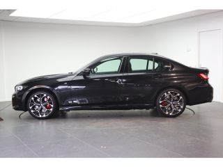 BMW 3 Serie 330e High Executive M Sport Automaat / Schuif-kanteldak / Trekhaak / Sportstoelen / Adaptieve LED...