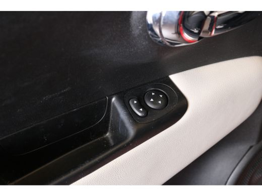 Fiat 500C 1.0 Hybrid Dolcevita 69 | Cabrio | Navi | Cruise control | DAB |  Parkeerhulp achter | LMV | ActivLease financial lease