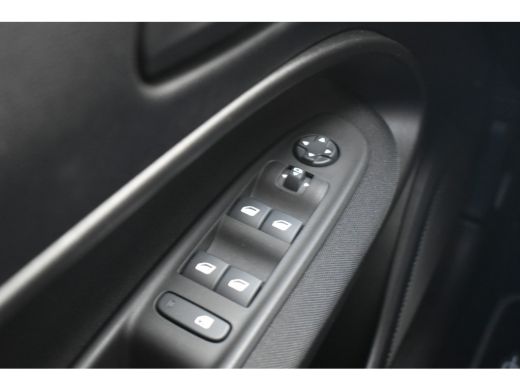 Fiat 600 1.2 Hybrid Urban 136pk Automaat | Navigatie by App | Parkeersensoren | Full-LED | Cruise Control ... ActivLease financial lease