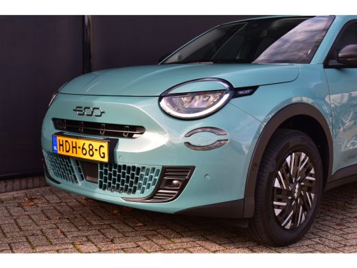 Fiat 600 1.2 Hybrid Urban 136pk Automaat | Navigatie by App | Parkeersensoren | Full-LED | Cruise Control ... ActivLease financial lease