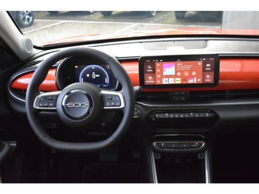 Fiat 600 Urban 54 kWh 156pk | Navigatie by App | Keyless-Entry | Achteruitrijcamera | Parkeersensoren | Do... ActivLease financial lease