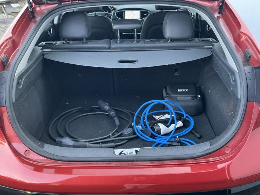 Hyundai IONIQ Premium EV Incl.BTW Trekhaak Pano Leer Stoelverw+Ventilatie Adap.Cruise Keyless BOMVOL! ActivLease financial lease