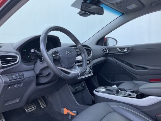 Hyundai IONIQ Premium EV Incl.BTW Trekhaak Pano Leer Stoelverw+Ventilatie Adap.Cruise Keyless BOMVOL! ActivLease financial lease