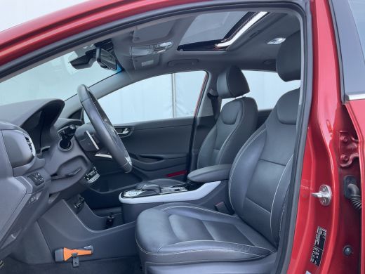 Hyundai IONIQ Premium EV Incl.BTW Trekhaak Pano Leer Stoelverw+Ventilatie Adap.Cruise Keyless BOMVOL! ActivLease financial lease