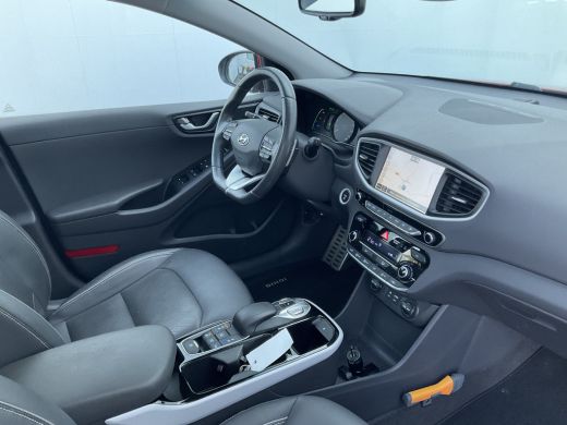 Hyundai IONIQ Premium EV Incl.BTW Trekhaak Pano Leer Stoelverw+Ventilatie Adap.Cruise Keyless BOMVOL! ActivLease financial lease