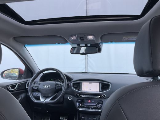 Hyundai IONIQ Premium EV Incl.BTW Trekhaak Pano Leer Stoelverw+Ventilatie Adap.Cruise Keyless BOMVOL! ActivLease financial lease