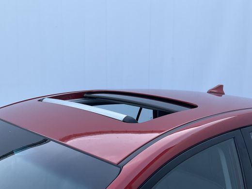 Hyundai IONIQ Premium EV Incl.BTW Trekhaak Pano Leer Stoelverw+Ventilatie Adap.Cruise Keyless BOMVOL! ActivLease financial lease