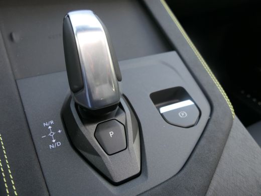 Lynk & Co 01 More | Nieuwe Auto uit Voorraad! | Panoramadak | Infinity Audio | 360 Camera | 20 Inch Wielen ActivLease financial lease