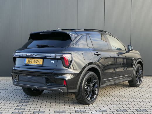 Lynk & Co 01 More | Nieuwe Auto uit Voorraad! | Panoramadak | Infinity Audio | 360 Camera | 20 Inch Wielen ActivLease financial lease