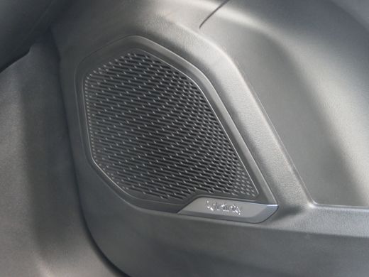 Lynk & Co 01 More | Nieuwe Auto uit Voorraad! | Panoramadak | Infinity Audio | 360 Camera | 20 Inch Wielen ActivLease financial lease