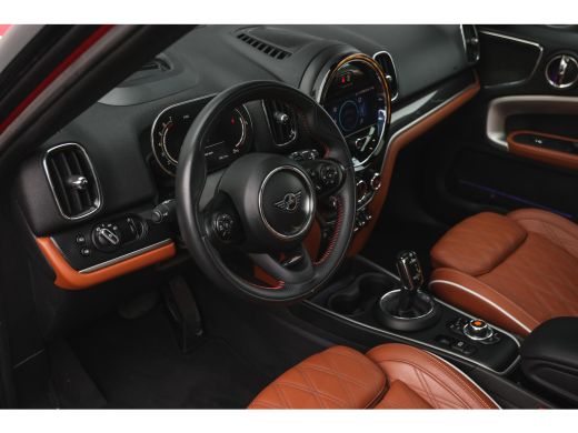 Mini Countryman Cooper Automaat / Panoramadak / Achteruitrijcamera / Comfort Access / LED / Head-Up / Harman Kardon ActivLease financial lease