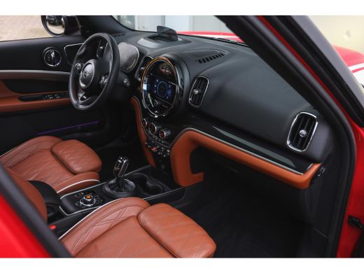 Mini Countryman Cooper Automaat / Panoramadak / Achteruitrijcamera / Comfort Access / LED / Head-Up / Harman Kardon ActivLease financial lease