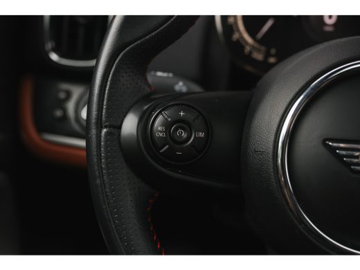Mini Countryman Cooper Automaat / Panoramadak / Achteruitrijcamera / Comfort Access / LED / Head-Up / Harman Kardon ActivLease financial lease