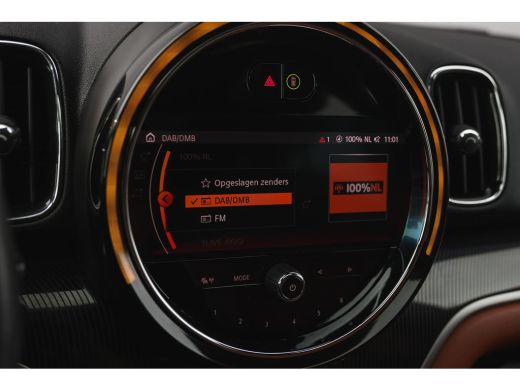 Mini Countryman Cooper Automaat / Panoramadak / Achteruitrijcamera / Comfort Access / LED / Head-Up / Harman Kardon ActivLease financial lease