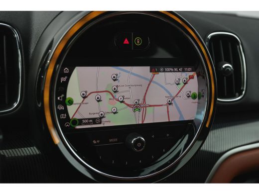 Mini Countryman Cooper Automaat / Panoramadak / Achteruitrijcamera / Comfort Access / LED / Head-Up / Harman Kardon ActivLease financial lease