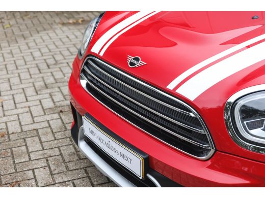 Mini Countryman Cooper Automaat / Panoramadak / Achteruitrijcamera / Comfort Access / LED / Head-Up / Harman Kardon ActivLease financial lease