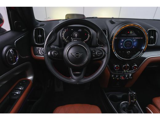 Mini Countryman Cooper Automaat / Panoramadak / Achteruitrijcamera / Comfort Access / LED / Head-Up / Harman Kardon ActivLease financial lease