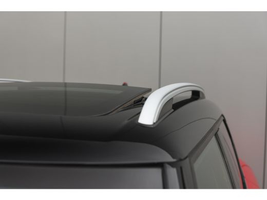 Mini Countryman Cooper Automaat / Panoramadak / Achteruitrijcamera / Comfort Access / LED / Head-Up / Harman Kardon ActivLease financial lease