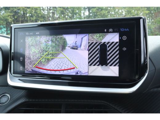 Peugeot 2008 Allure | Advanced Active Safety Brake met camera en radar | Climate Control | Dashboard in zacht ... ActivLease financial lease
