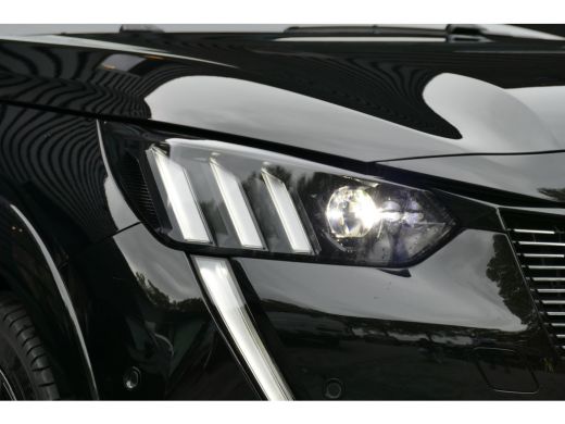 Peugeot 208 1.2 PURETECH 100PK 5-DRS GT / NAVI / CLIMA / PDC / 17"LMV / CAMERA / FULL-LED / WINTERPAKKET / BL... ActivLease financial lease