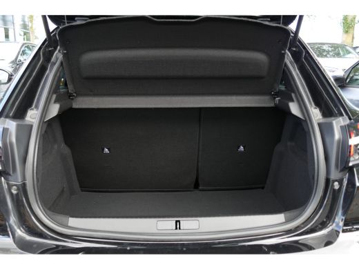 Peugeot 208 1.2 PURETECH 100PK 5-DRS GT / NAVI / CLIMA / PDC / 17"LMV / CAMERA / FULL-LED / WINTERPAKKET / BL... ActivLease financial lease