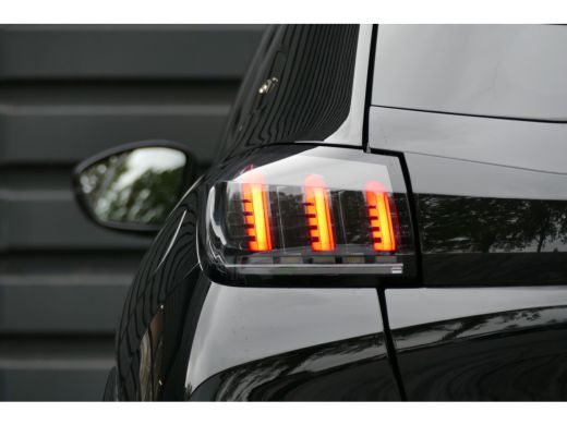 Peugeot 208 1.2 PURETECH 100PK 5-DRS GT / NAVI / CLIMA / PDC / 17"LMV / CAMERA / FULL-LED / WINTERPAKKET / BL... ActivLease financial lease