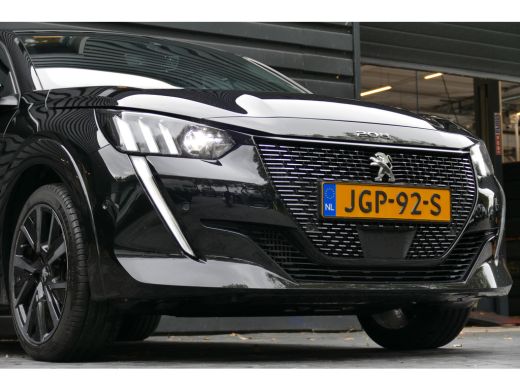 Peugeot 208 1.2 PURETECH 100PK 5-DRS GT / NAVI / CLIMA / PDC / 17"LMV / CAMERA / FULL-LED / WINTERPAKKET / BL... ActivLease financial lease