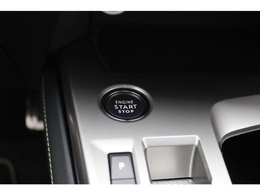 Peugeot 308 SW 1.2 PureTech GT | Achterbank in 3 delen neerklapbaar met skiluik | Achterbank in delen neerkla... ActivLease financial lease