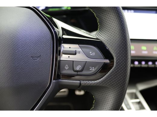 Peugeot 308 SW 1.2 PureTech GT | Achterbank in 3 delen neerklapbaar met skiluik | Achterbank in delen neerkla... ActivLease financial lease